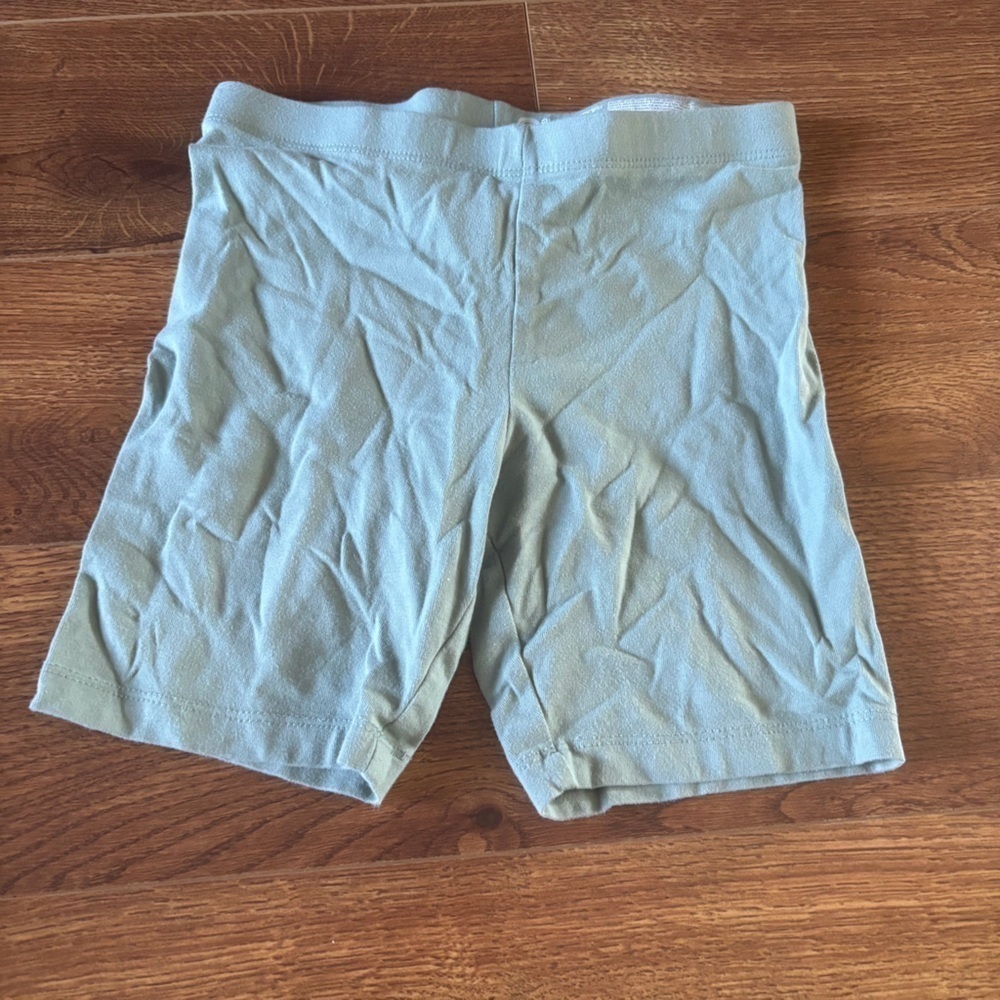 Wonder Nation green bike Shorts in size M